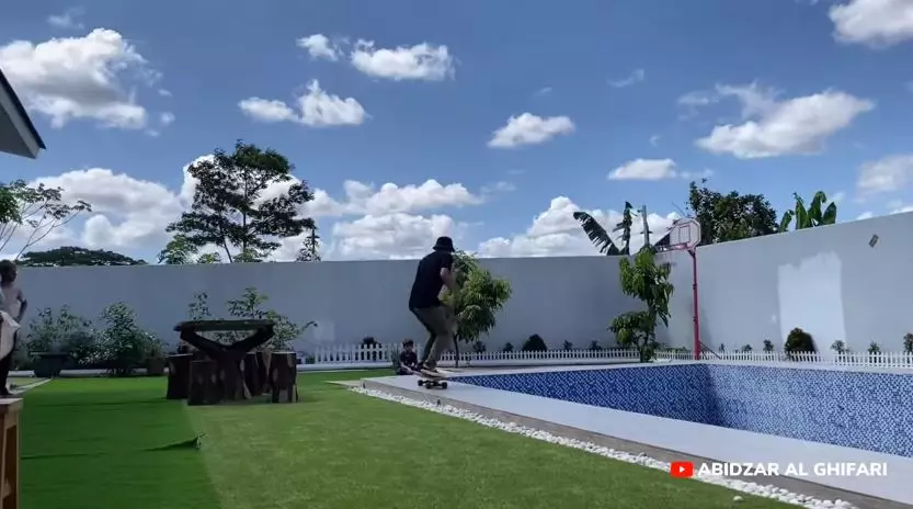 Penampakan rumah Umi Pipik © 2020 berbagai sumber