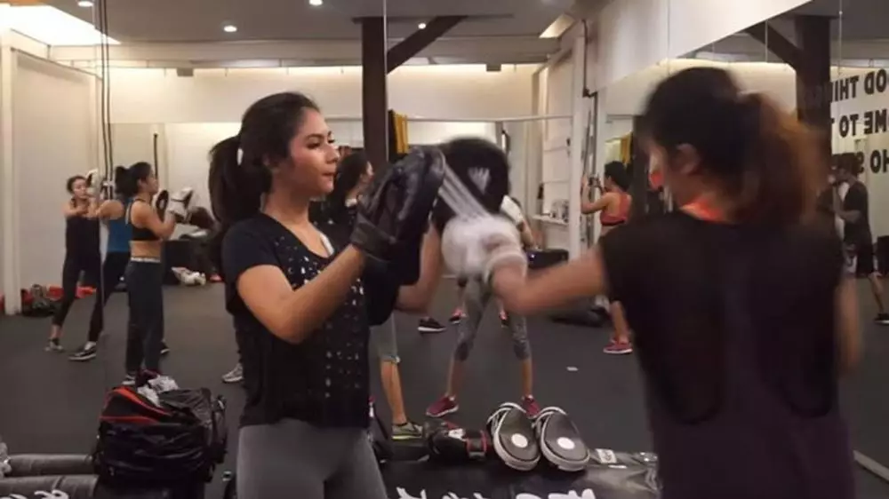 momen olahraga jessica mila Berbagai Sumber