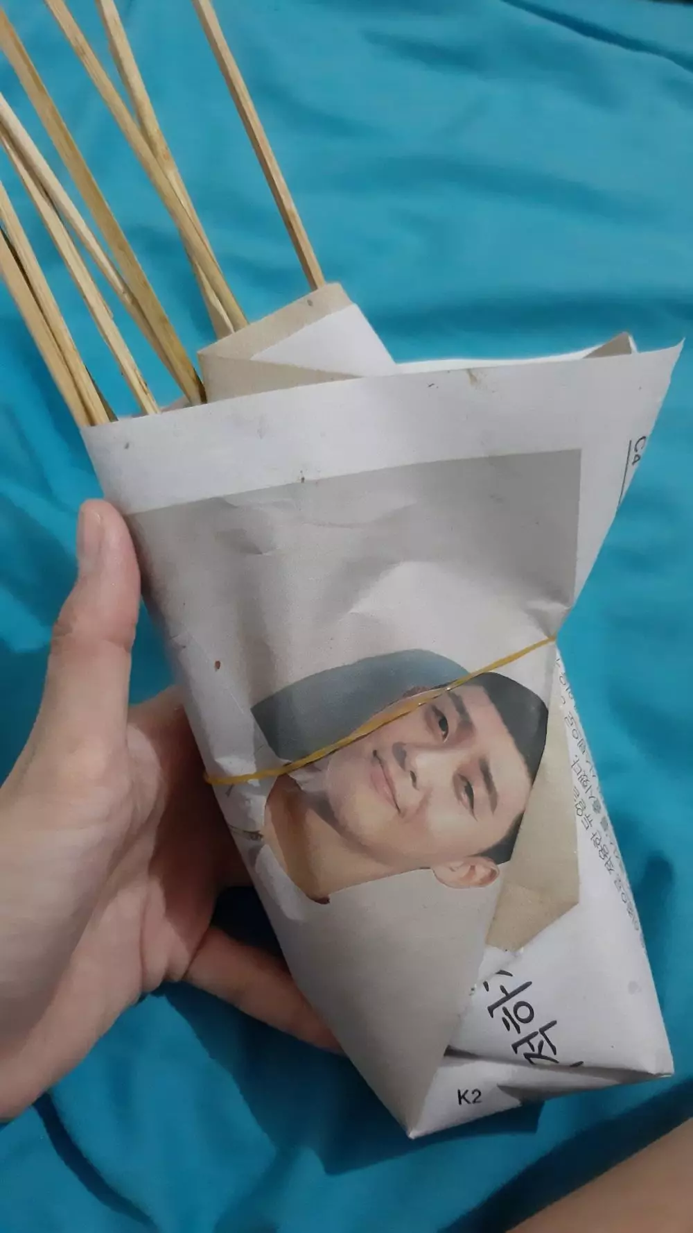 artis Korea bungkus makanan © 2020 brilio.net artis Korea bungkus makanan © 2020 brilio.net