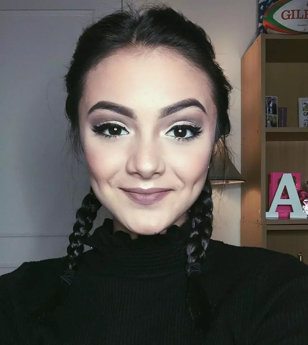 Amanda Rawles makeup tebal Instagram Amanda Rawles makeup tebal Instagram