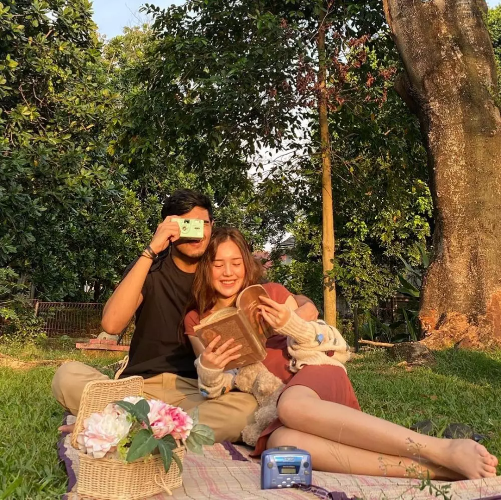 potret kebersamaan beby tsabina dan kakak © 2020 Instagram