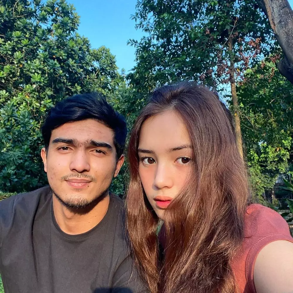 potret kebersamaan beby tsabina dan kakak © 2020 Instagram