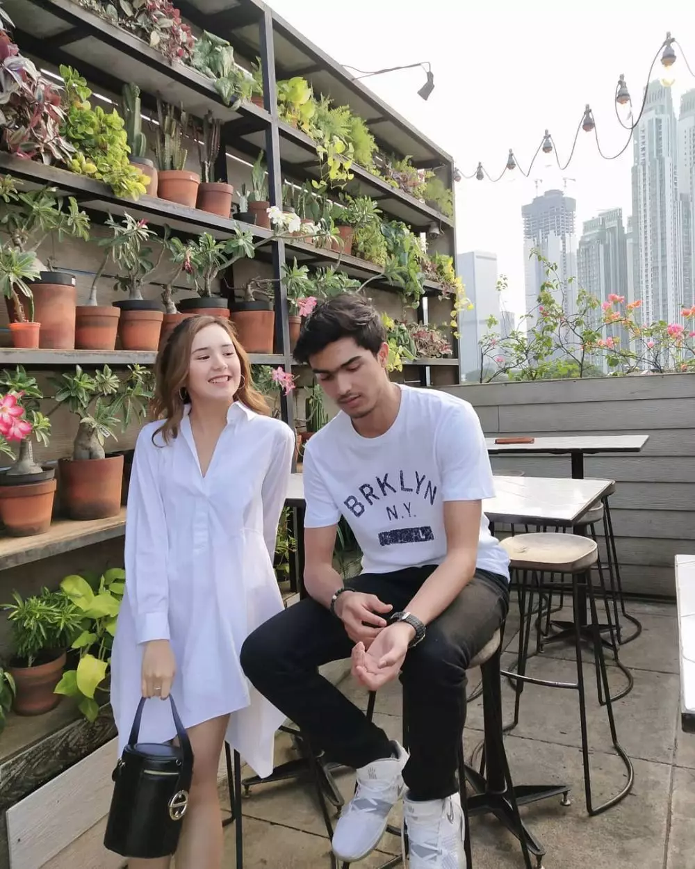 potret kebersamaan beby tsabina dan kakak © 2020 Instagram