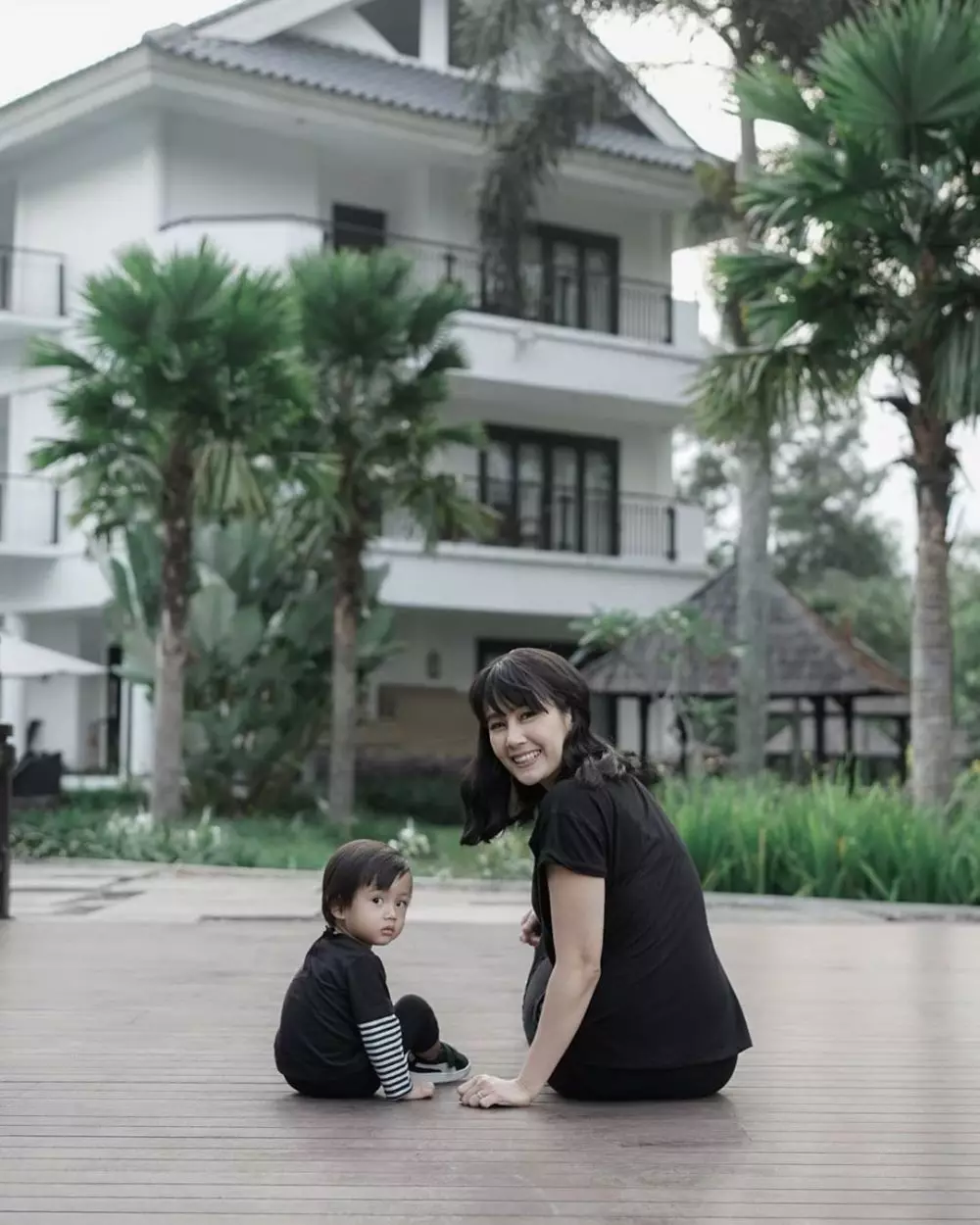 momen liburan ardina rasti dan keluarga © 2020 Instagram/@ardinarasti6 momen liburan ardina rasti dan keluarga © 2020 Instagram/@ardinarasti6