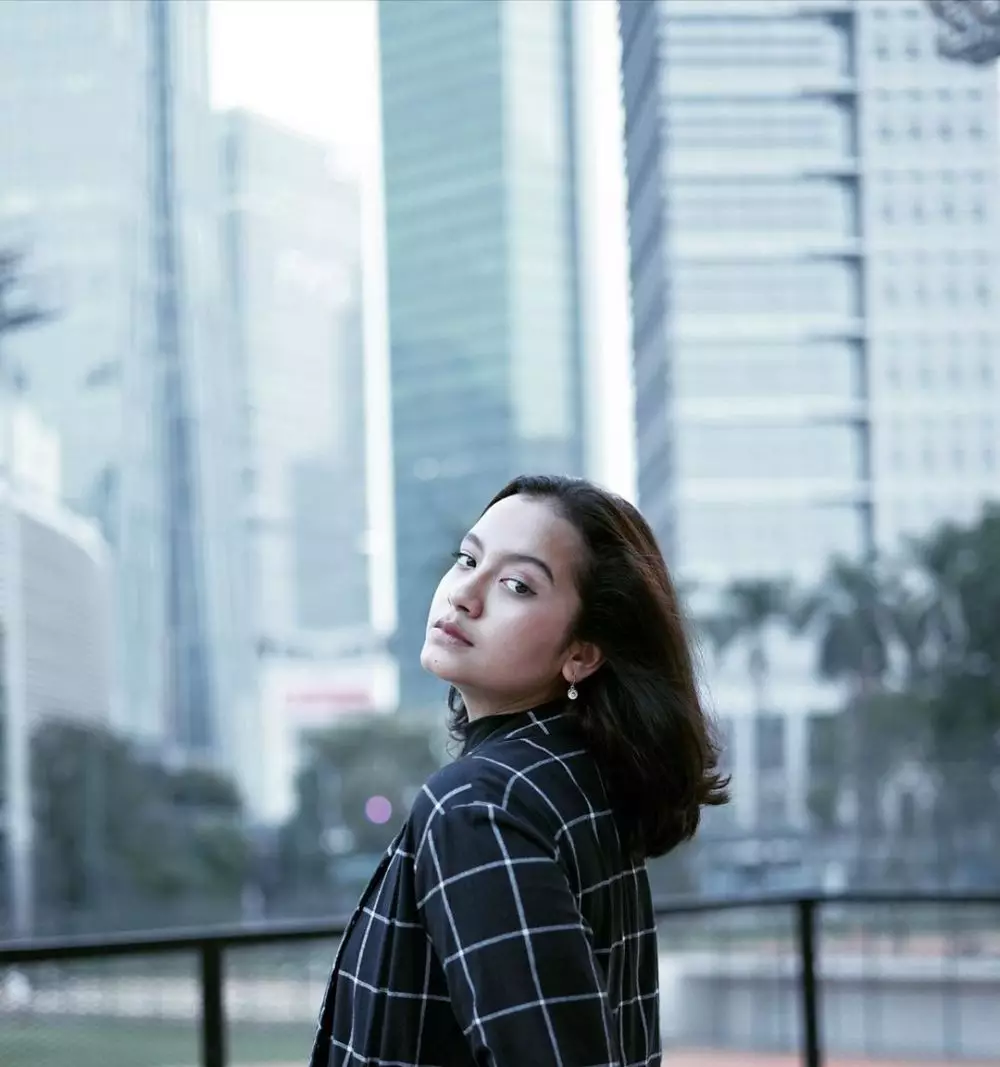 10 Potret Gloria Natapraja Instagram