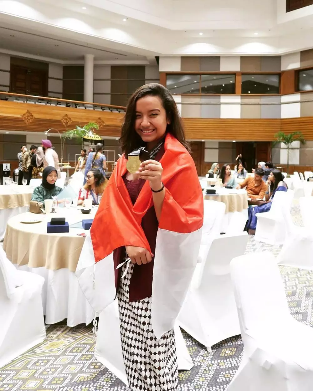 10 Potret Gloria Natapraja Instagram