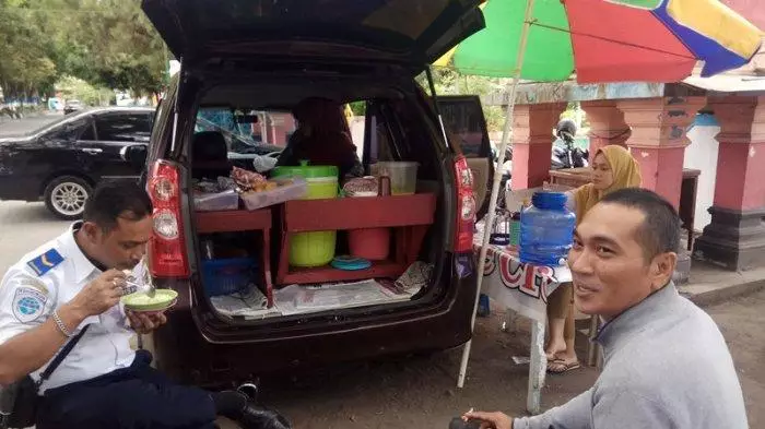 pedagang jualan pakai mobil Instagram