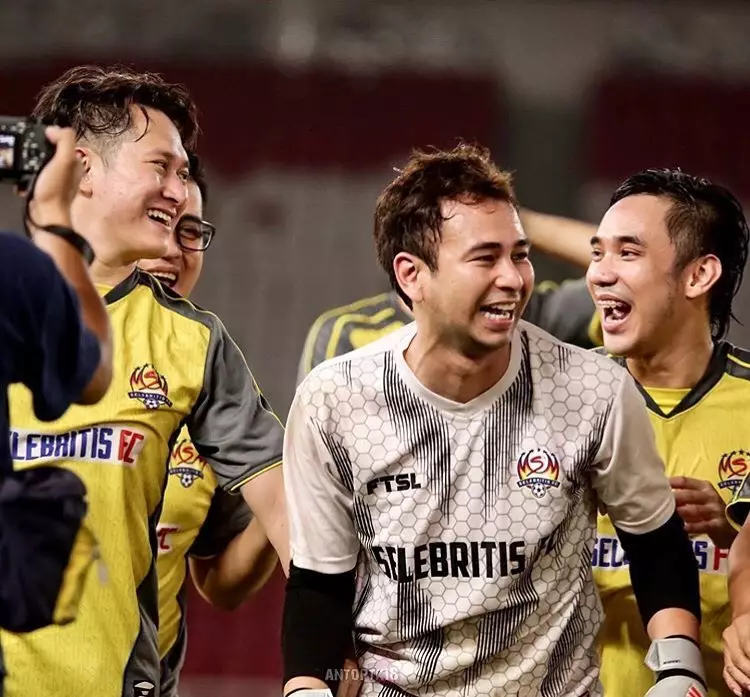 Raffi Ahmad main bola  © 2020 brilio.net Raffi Ahmad main bola  © 2020 brilio.net