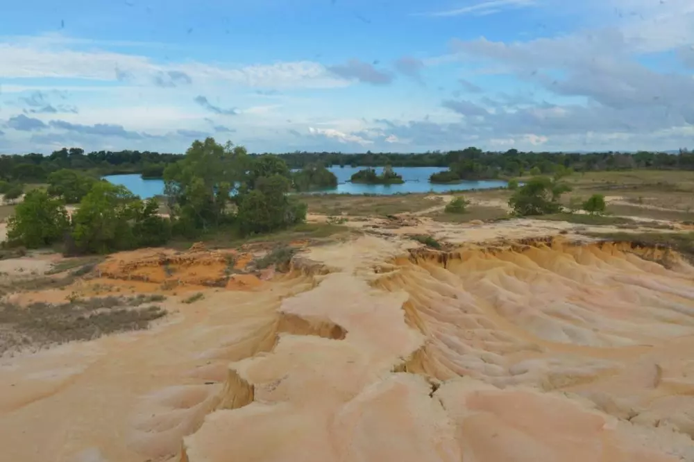 Gurun Telaga Biru Bintan Kepri © 2020 brilio.net