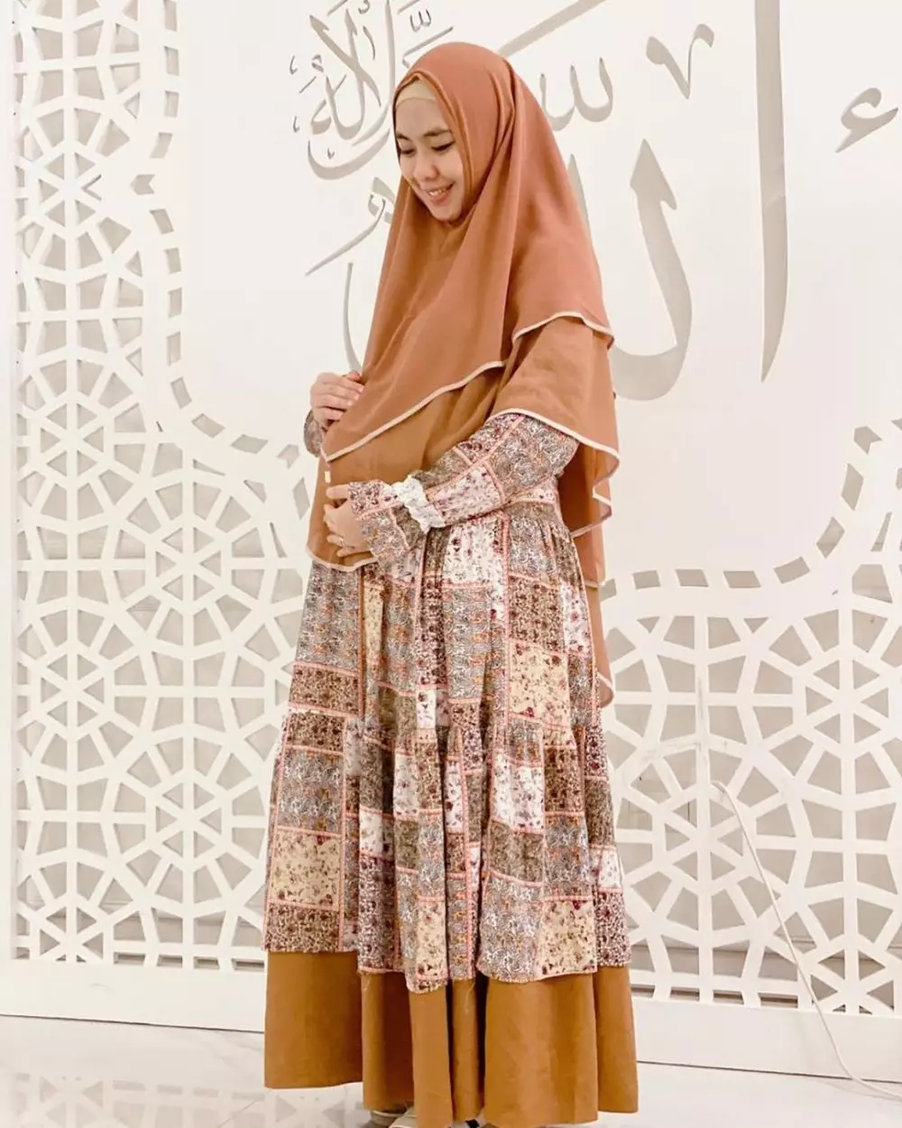 potret baby bump Oki Setiana Dewi © 2020 Instagram potret baby bump Oki Setiana Dewi © 2020 Instagram