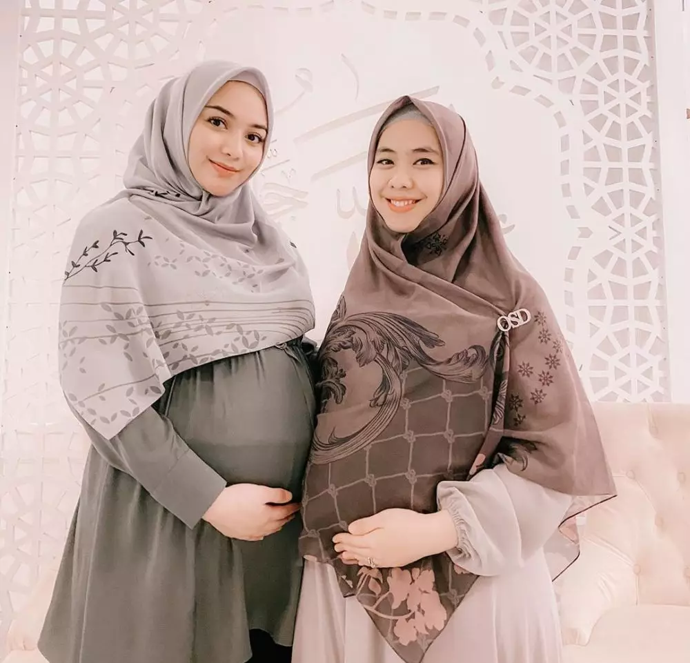 potret baby bump Oki Setiana Dewi © 2020 Instagram potret baby bump Oki Setiana Dewi © 2020 Instagram