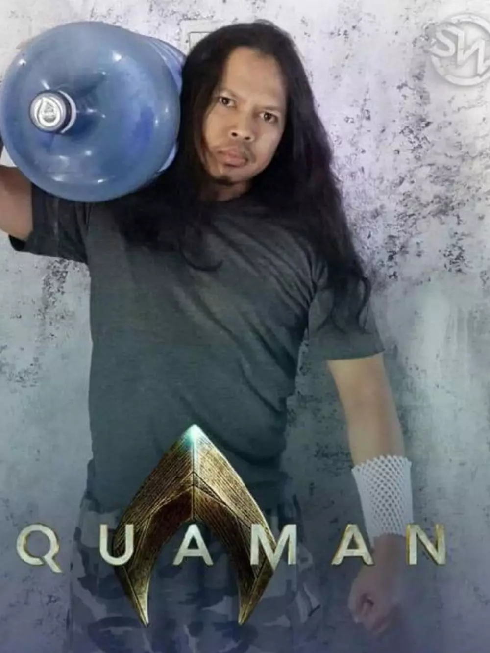 aksi lucu warganet pakai galon  Berbagai Sumber