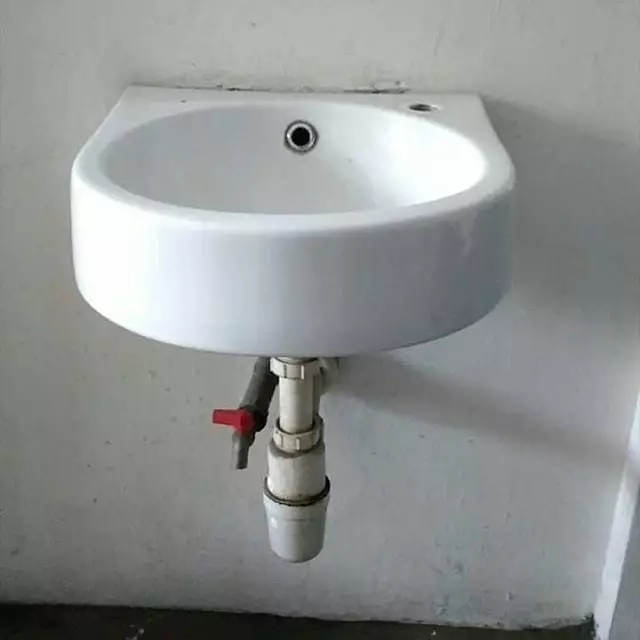 benda nggak pada tempatnya © 2020 instagram.com