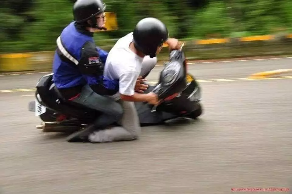 momen membingungkan pengendara © 2020 instagram.com momen membingungkan pengendara © 2020 instagram.com