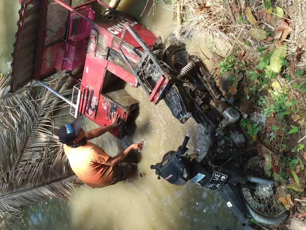 kejadian unik gerobak motor berbagai sumber kejadian unik gerobak motor berbagai sumber