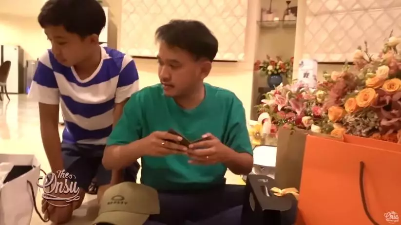 Potret kado ulang tahun Ruben Onsu © 2020 YouTube/The Onsu Family Potret kado ulang tahun Ruben Onsu © 2020 YouTube/The Onsu Family