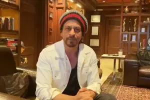 Intip ruang kerja 8 seleb Bollywood, punya Shah Rukh Khan mewah