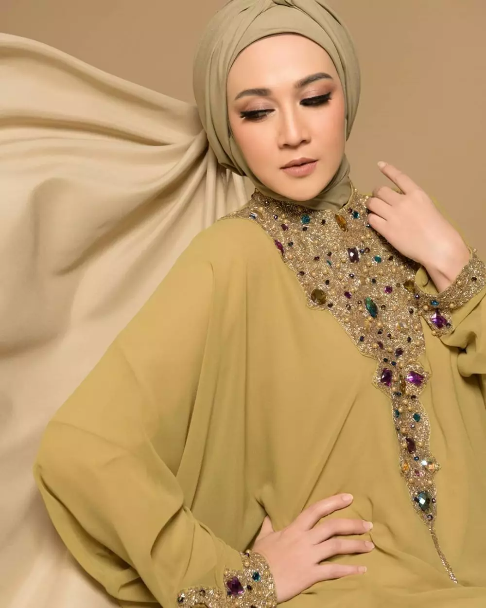 pemotretan Dina Lorenza berbagai sumber pemotretan Dina Lorenza berbagai sumber