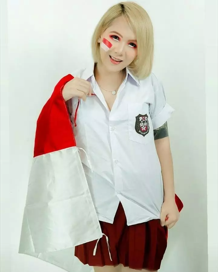 Evelyn sulam bibir instagram Evelyn sulam bibir instagram