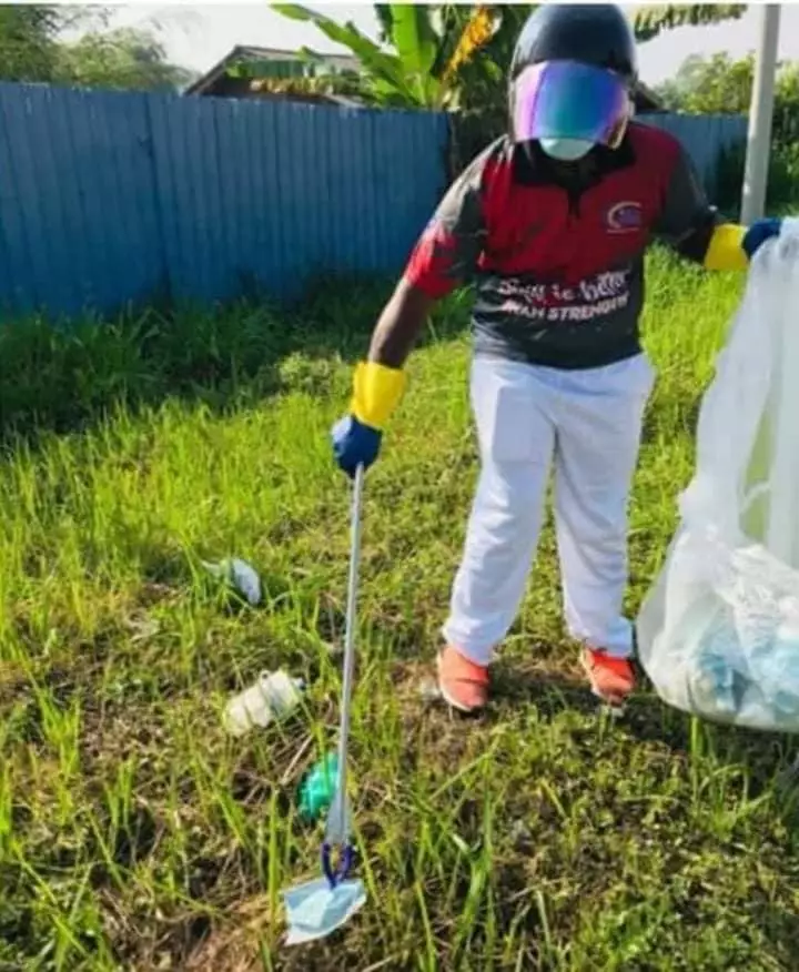 Warga pungut masker © 2020 brilio.net