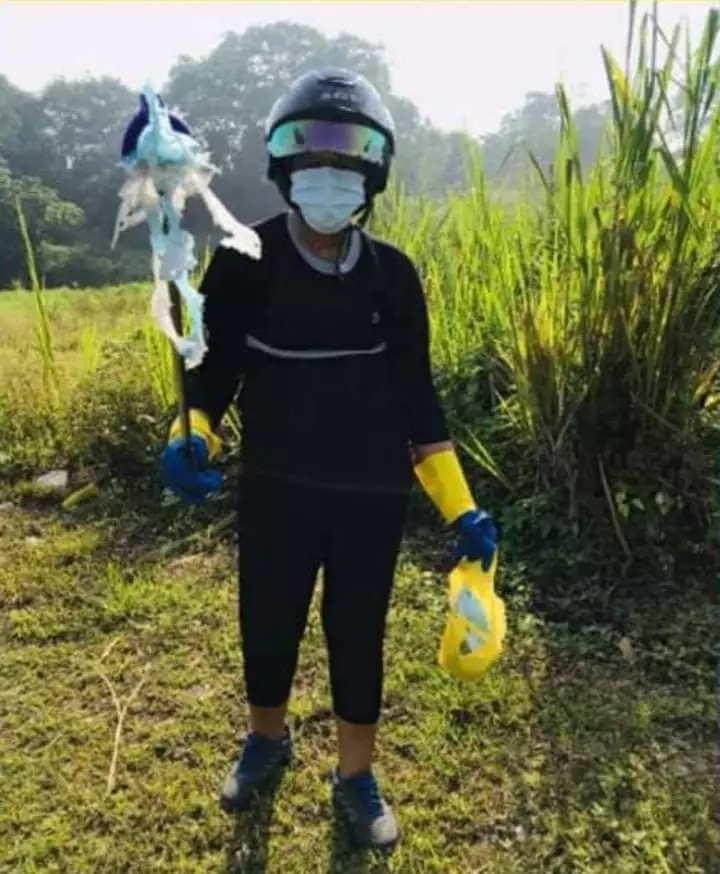 Warga pungut masker © 2020 brilio.net