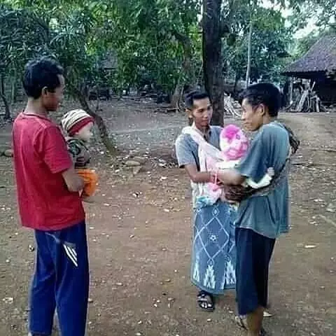 momen lucu bapak lagi kumpul © 2020 instagram.com