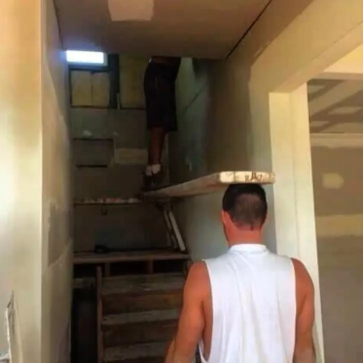 Momen absurd gotong royong Instagram