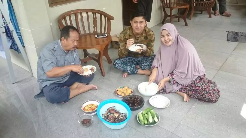 potret kenangan Cakra dan ayah Instagram