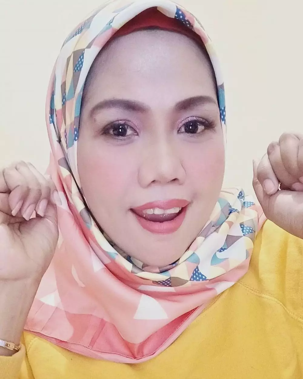 Potret terbaru Elly Sugigi usai pengencangan wajah © 2020 Instagram/@ellysugigi_real_ 