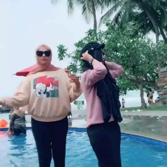 Potret terbaru Elly Sugigi usai pengencangan wajah © 2020 Instagram/@ellysugigi_real_ 