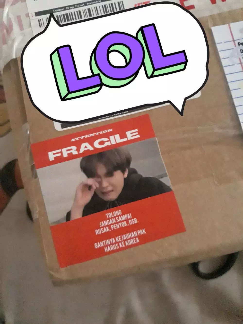 Peringatan di paket barang Twitter