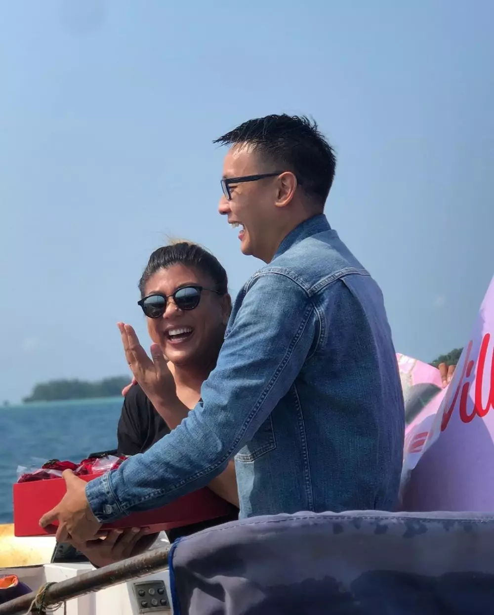 momen Regina Idol dilamar kekasih © 2020 Instagram