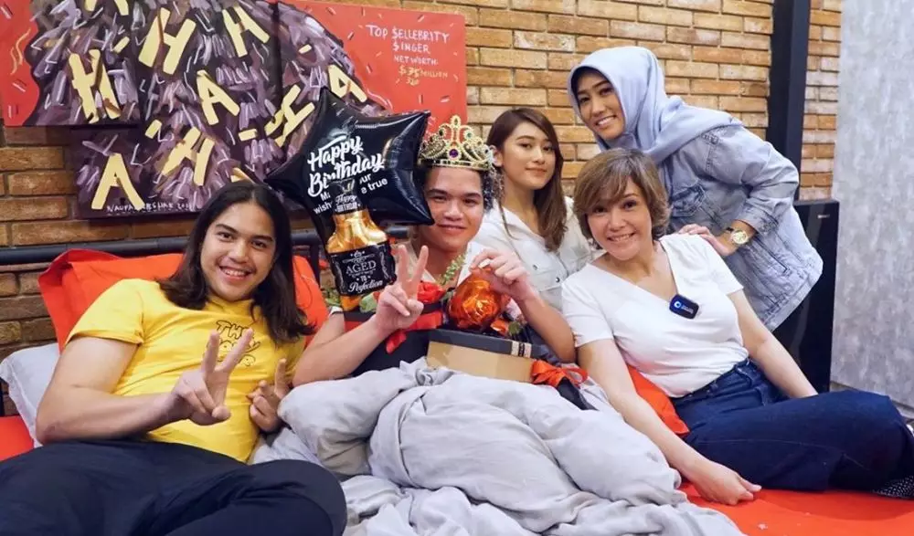 Momen ultah Dul Jaelani ke-20 Instagram