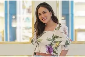 10 Potret isi lemari Claire anak Shandy Aulia, koleksinya unik