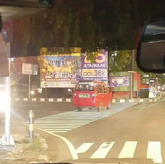 momen nyantai di pinggir jalan © 2020 instagram.com momen nyantai di pinggir jalan © 2020 instagram.com