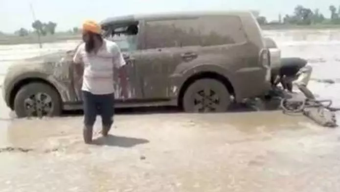 potret lucu orang ke sawah © 2020 instagram.com