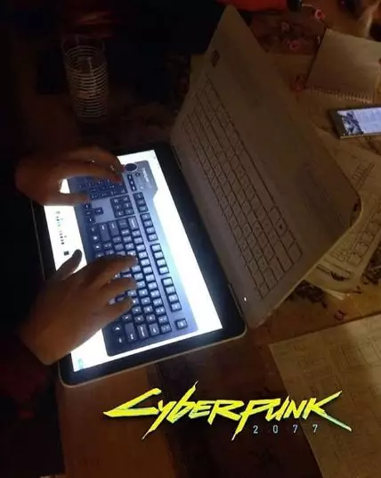 tingkah iseng pakai barang di rumah © 2020 instagram.com