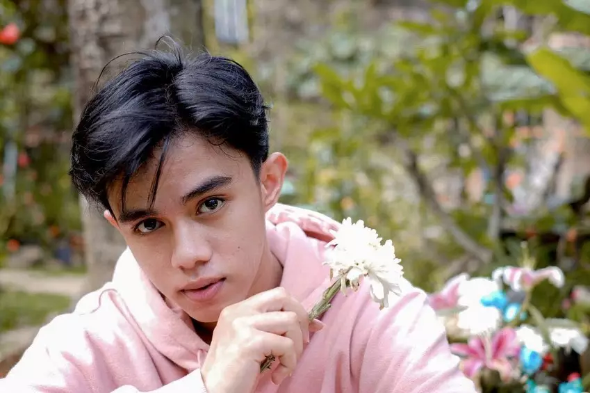 Penyanyi Ravil Ravv © 2020 brilio.net