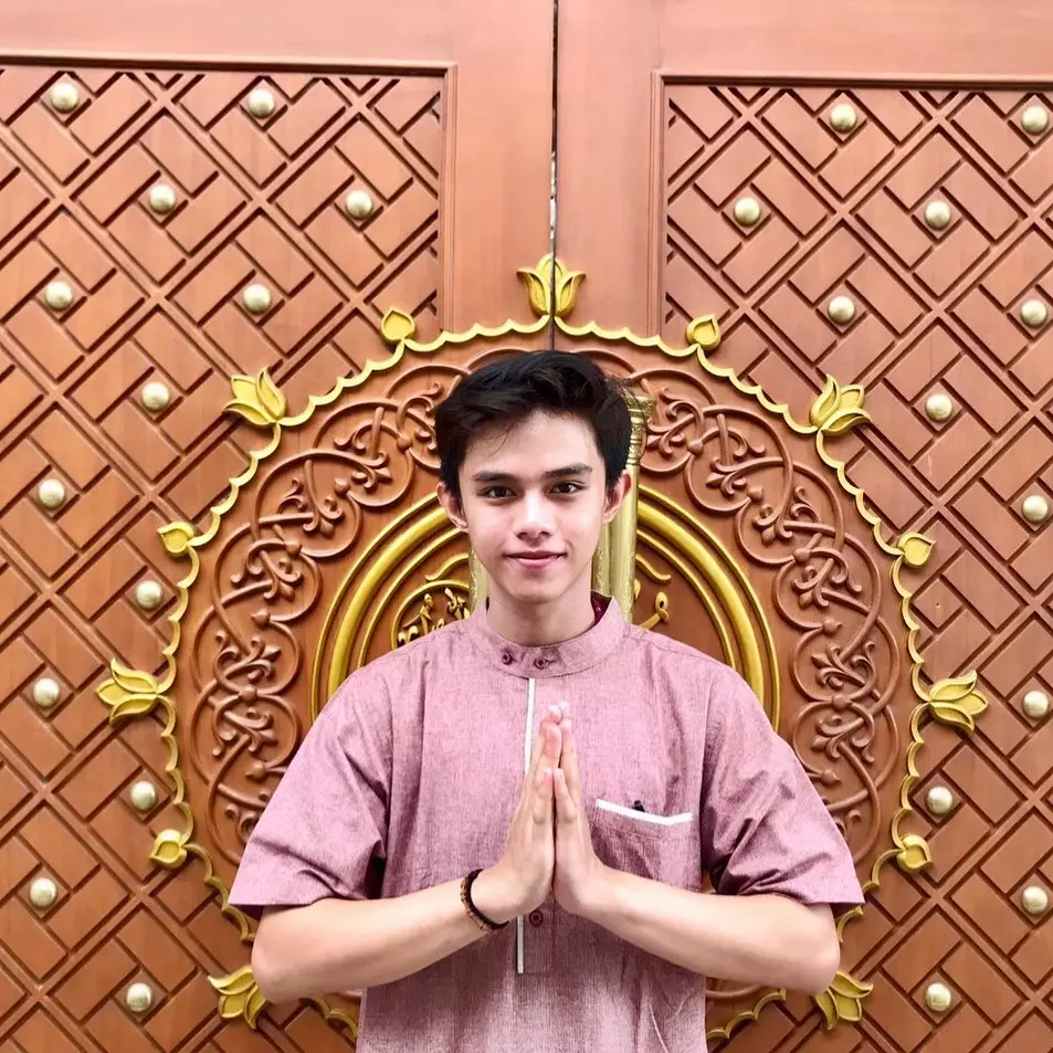 Penyanyi Ravil Ravv © 2020 brilio.net