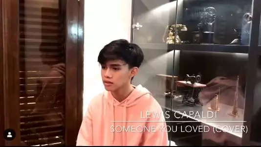 Penyanyi Ravil Ravv © 2020 brilio.net