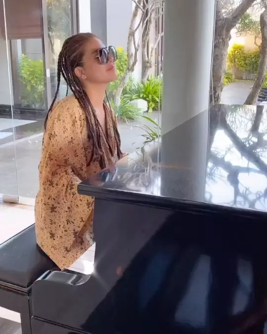 Potret terbaru Felicya berbagai sumber Potret terbaru Felicya berbagai sumber