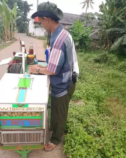 momen lucu pedagang keliling © 2020 instagram.com