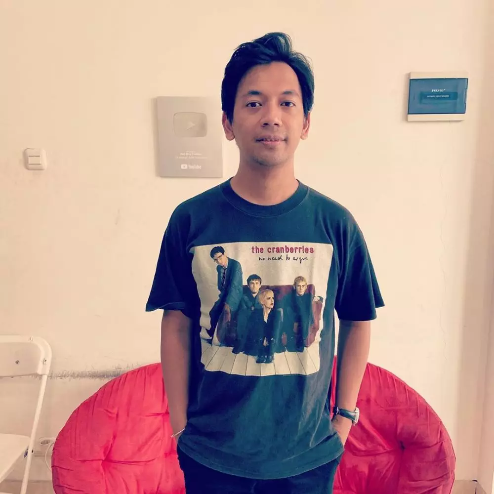 8 potret rian potong rambut Instagram 8 potret rian potong rambut Instagram