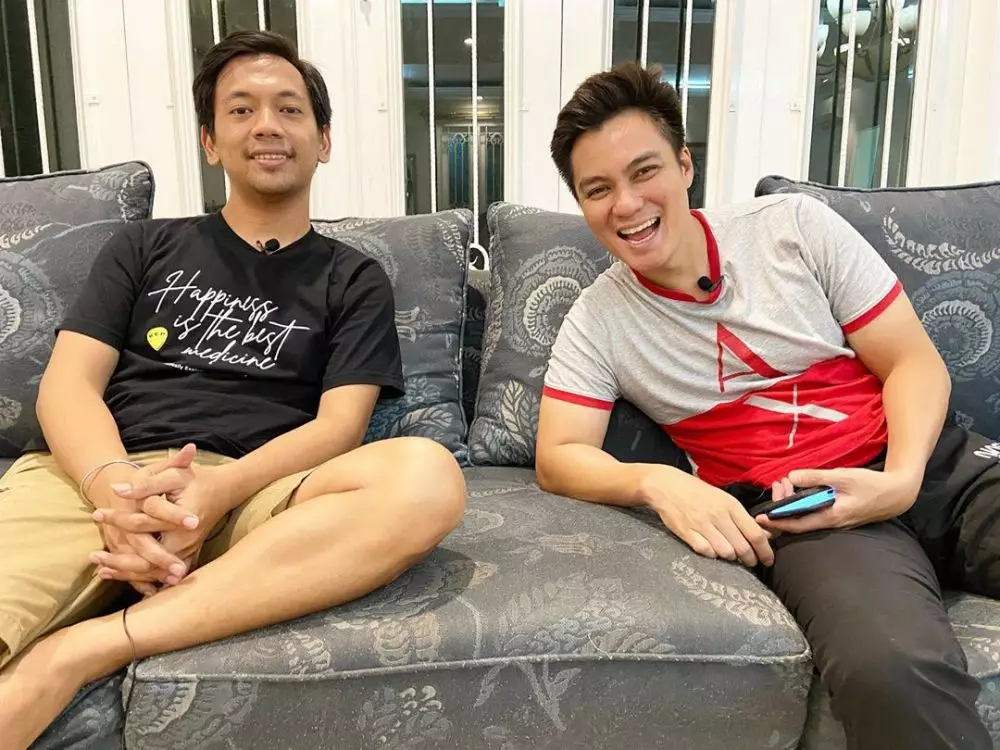8 potret rian potong rambut Instagram 8 potret rian potong rambut Instagram