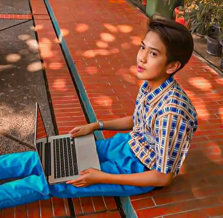 Transformasi gaya rambut iqbal © 2020 brilio.net Transformasi gaya rambut iqbal © 2020 brilio.net