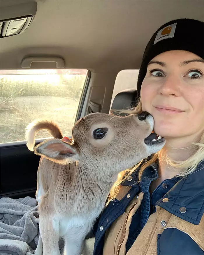 orang foto bareng hewan Berbagai Sumber orang foto bareng hewan Berbagai Sumber