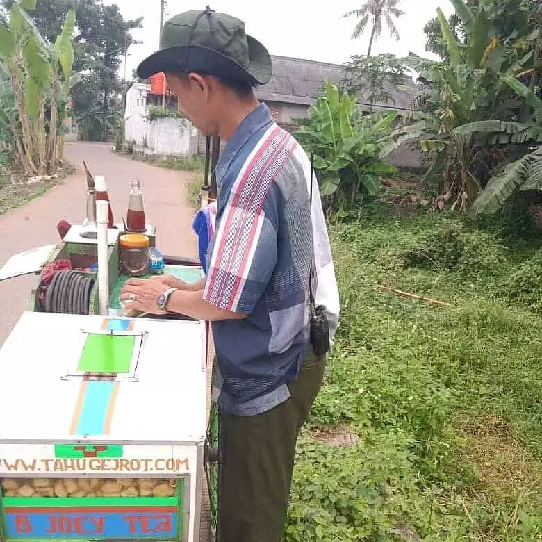 bapak-bapak saat bekerja Instagram bapak-bapak saat bekerja Instagram