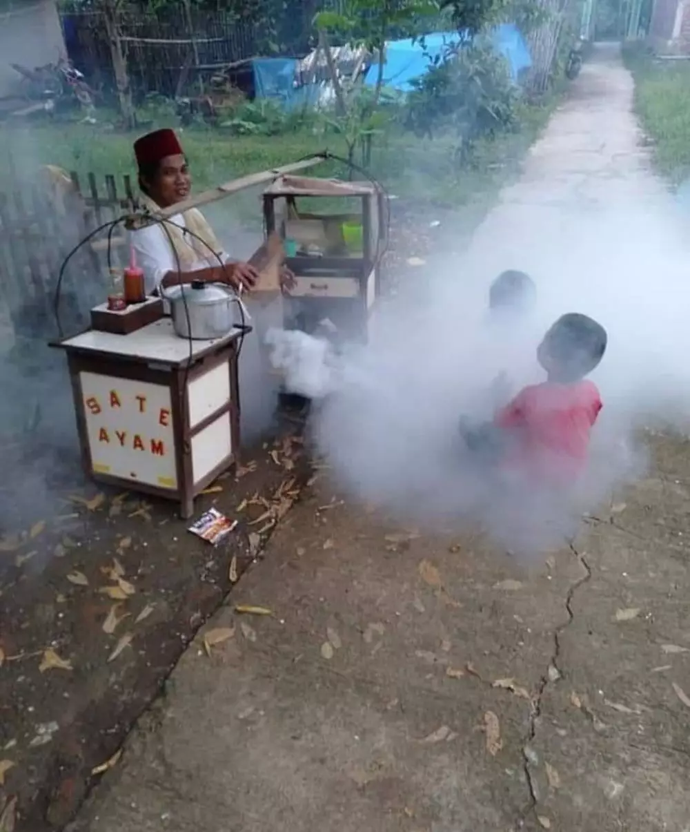 bapak-bapak saat bekerja Instagram bapak-bapak saat bekerja Instagram