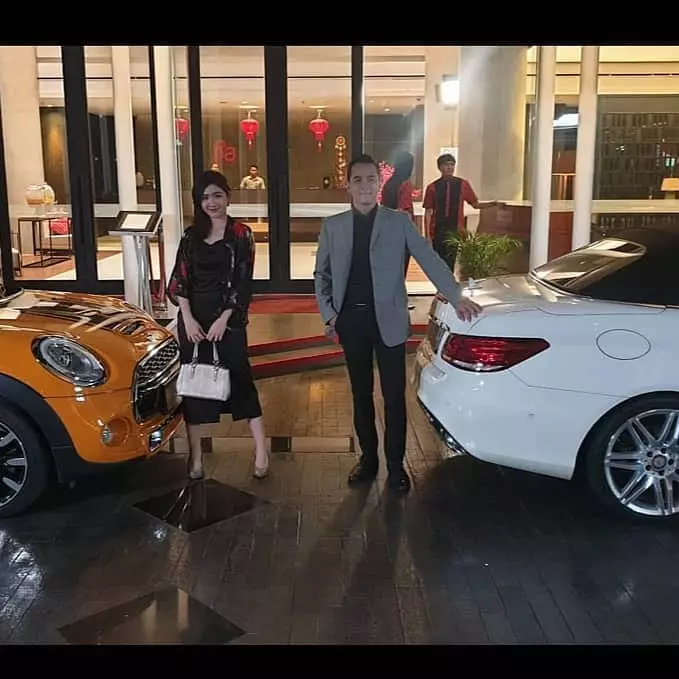 Pura-Pura Kaya instagram