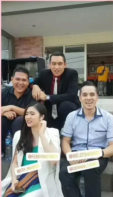 Pura-Pura Kaya instagram